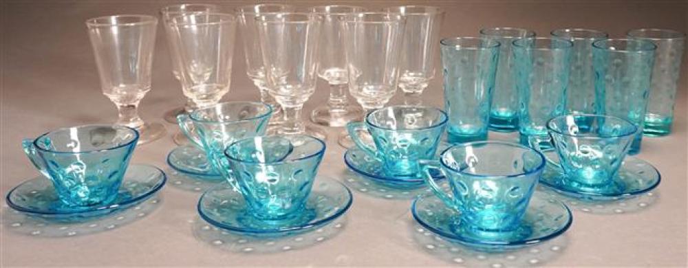 COLLECTION WITH TURQUOISE BUBBLE GLASSWARE