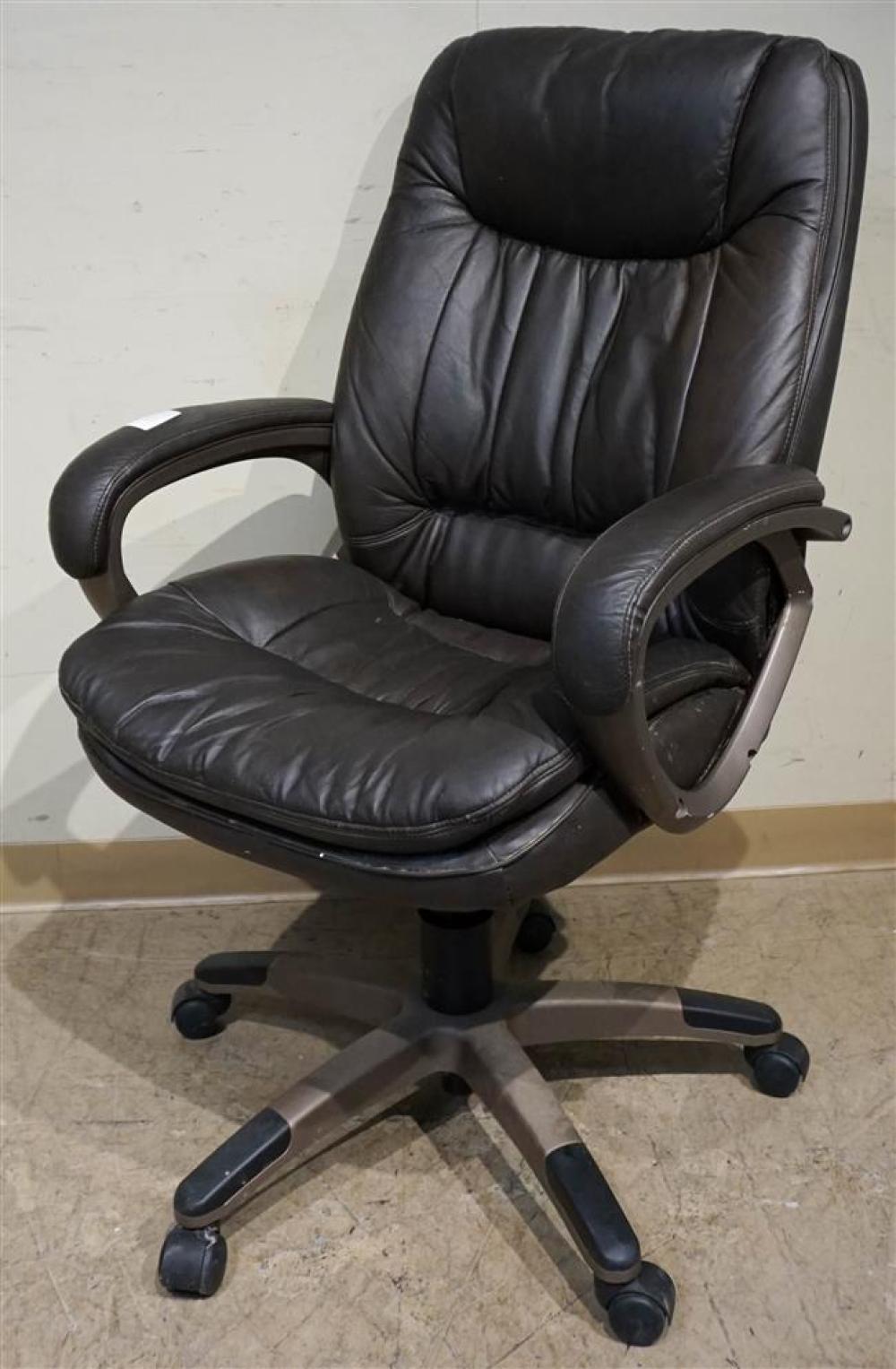 BROWN VINYL PNEUMATIC OFFICE CHAIRBrown 323473