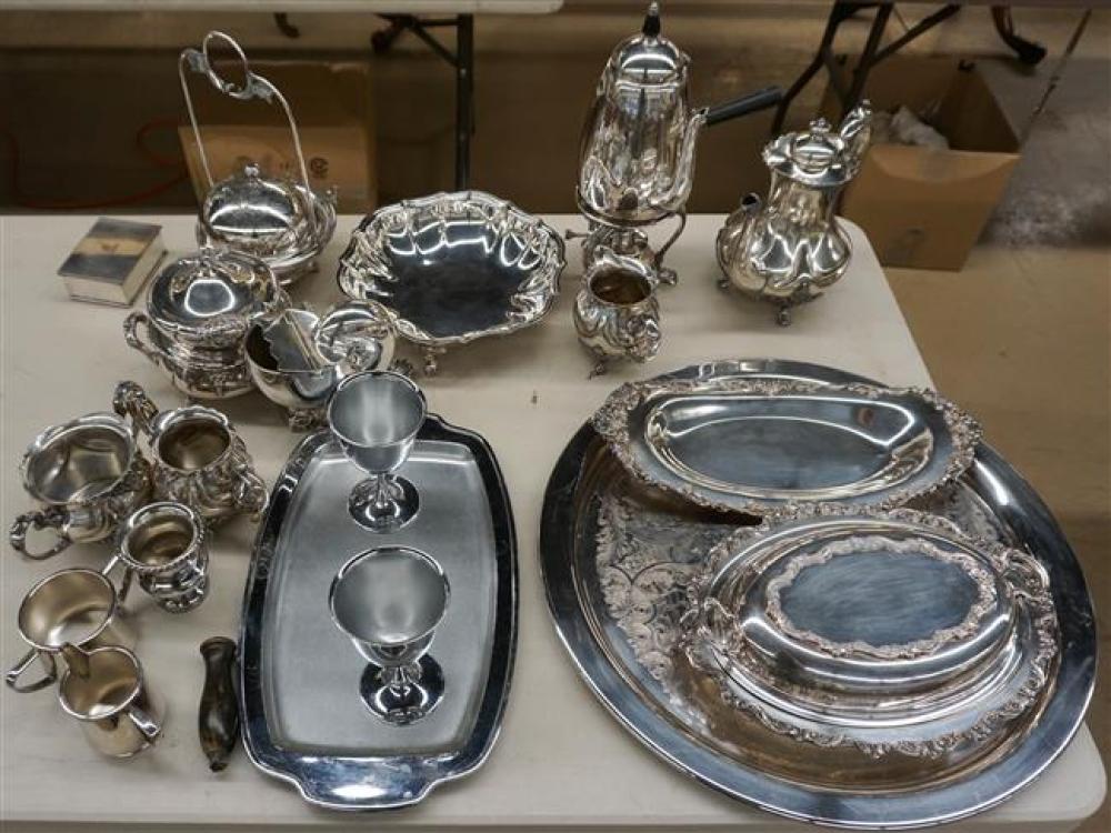 GROUP WITH AMERICAN AND ENGLISH SILVER