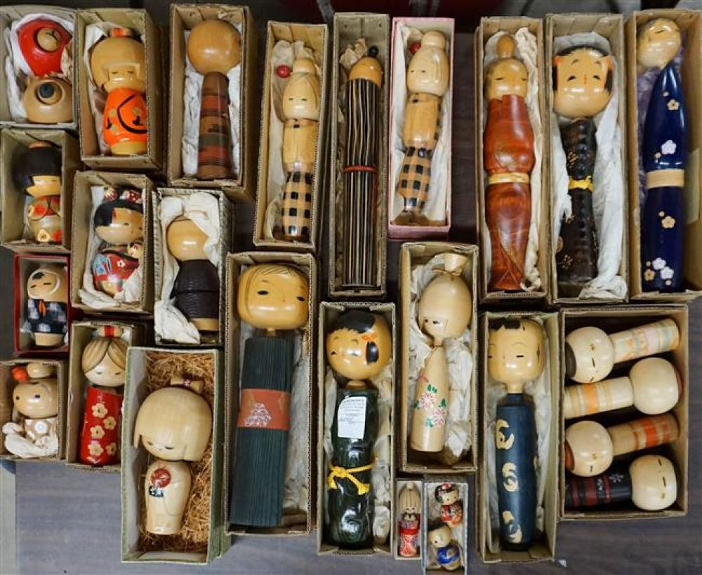 COLLECTION WITH JAPANESE WOOD DOLLSCollection 3234ed