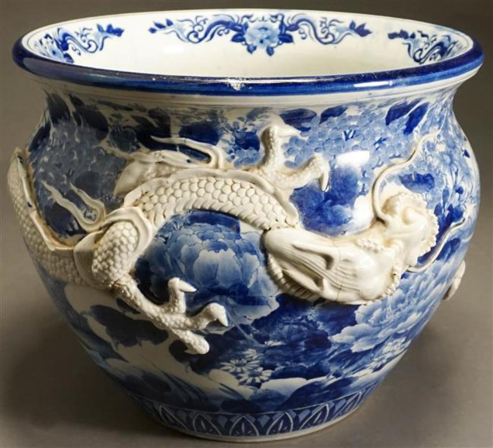 CHINESE BLUE AND WHITE PORCELAIN