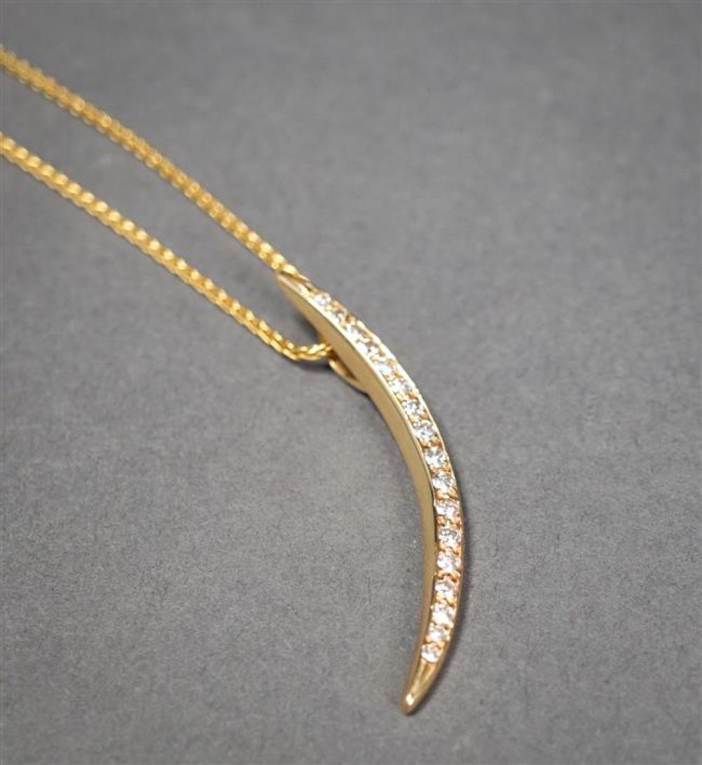 14 KARAT YELLOW GOLD DIAMOND PENDANT 3235fa