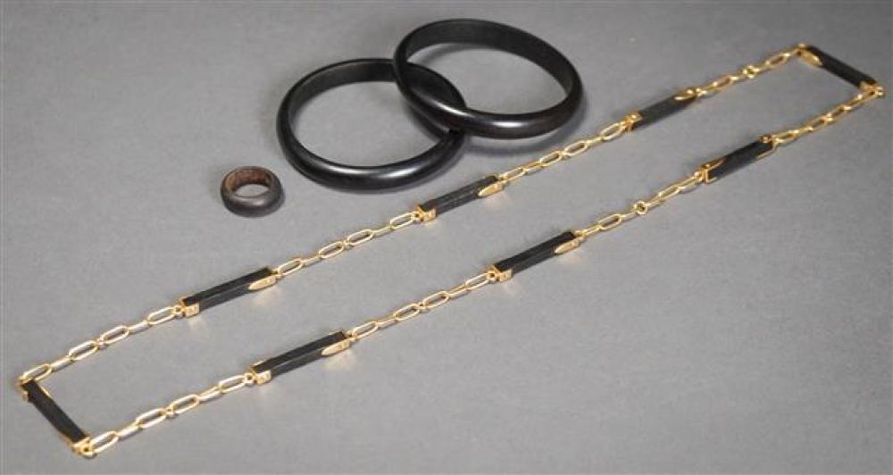 18 KARAT YELLOW GOLD AND EBONY 323614