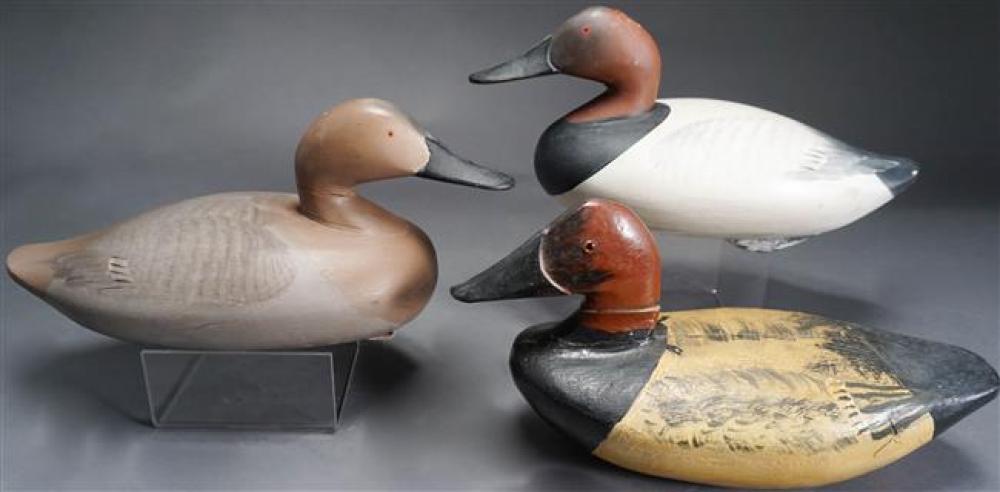 THREE CARVED AND PAINTED WOOD DECOYS  3239c0