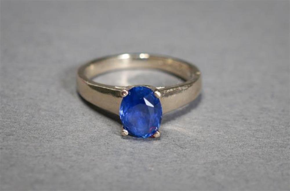 14 KARAT WHITE GOLD AND TANZANITE 3239d2