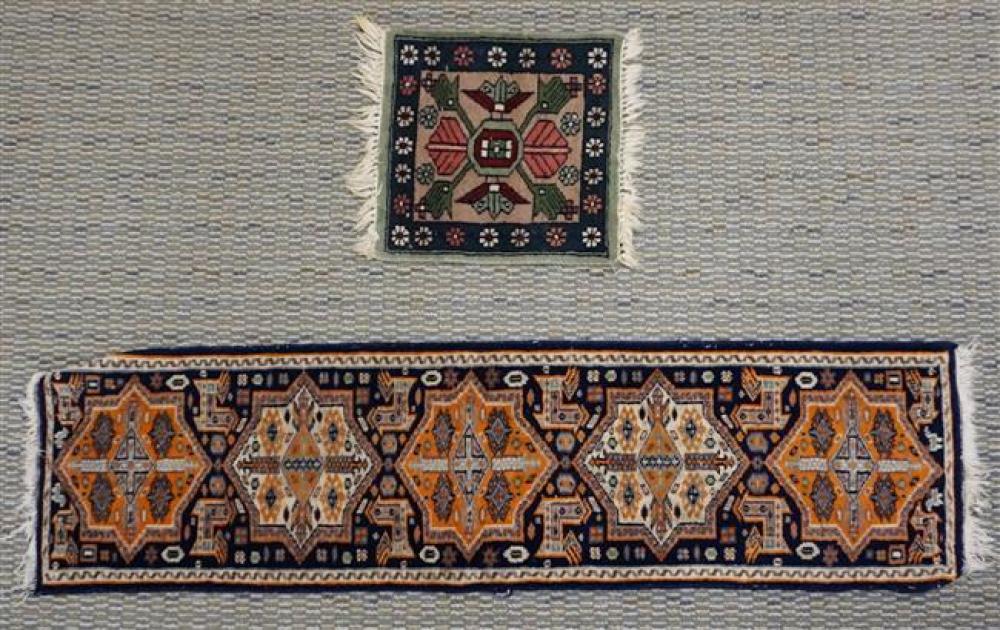 PAKISTANI TABLE RUNNER AND A MATPakistani 323a6c