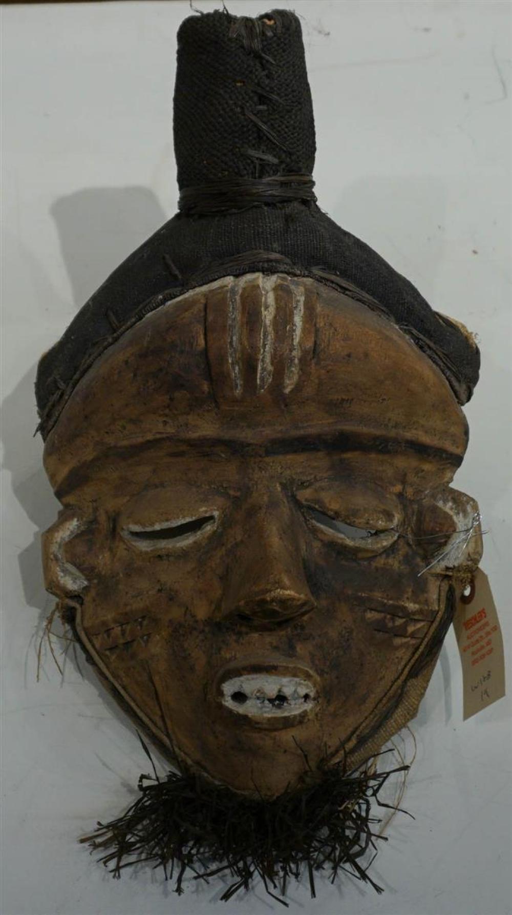 AFRICAN CARVED WOOD MASKAfrican Carved