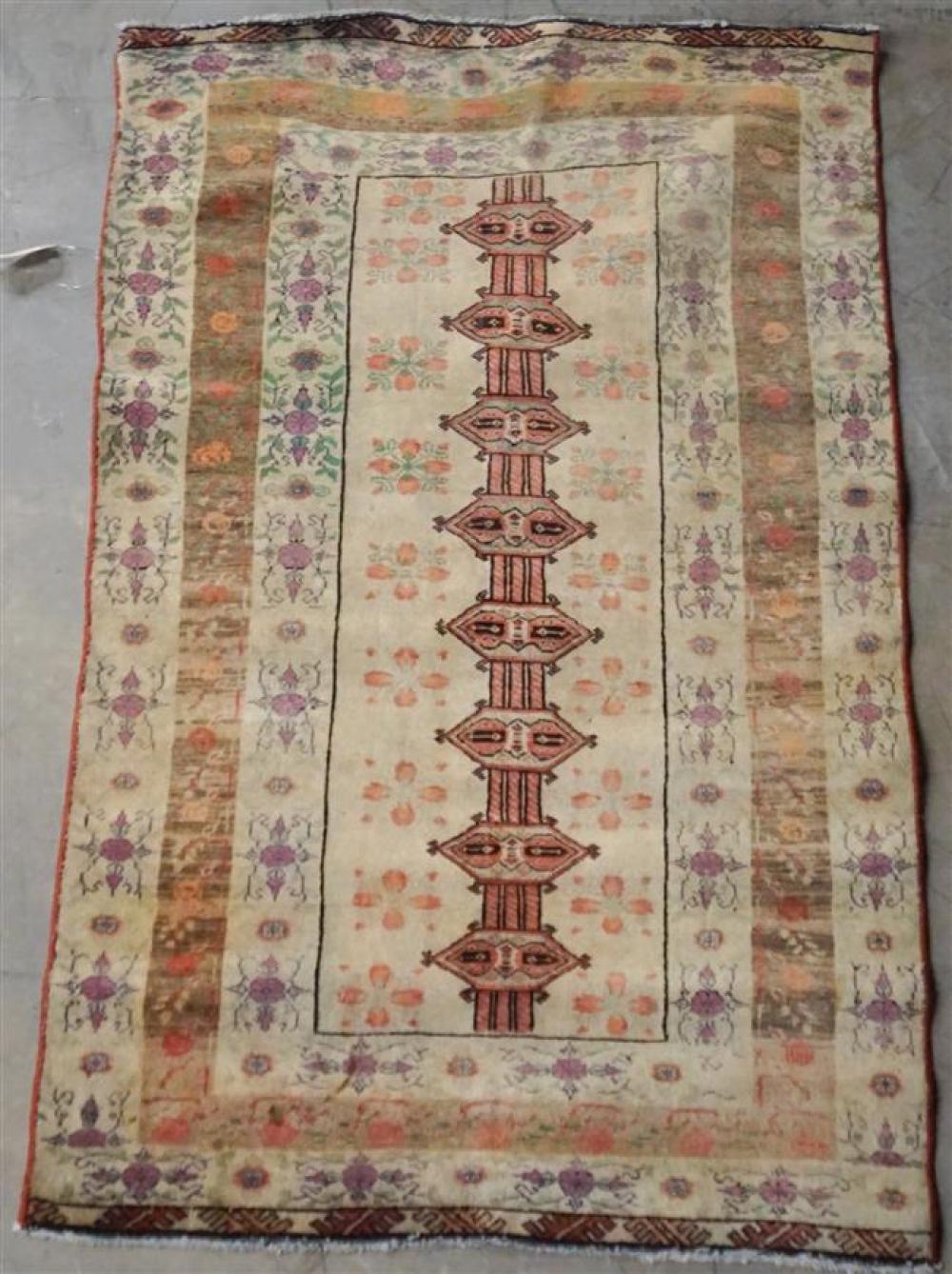 AGRA RUG 4 FT 4 IN X 2 FT 8 INAgra 323b5c