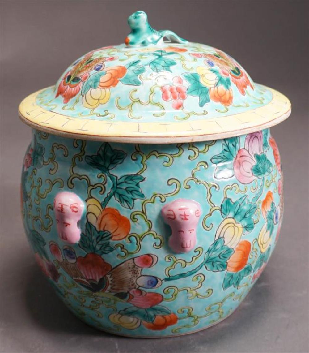 CHINESE POLYCHROME DECORATED PORCELAIN 323b80