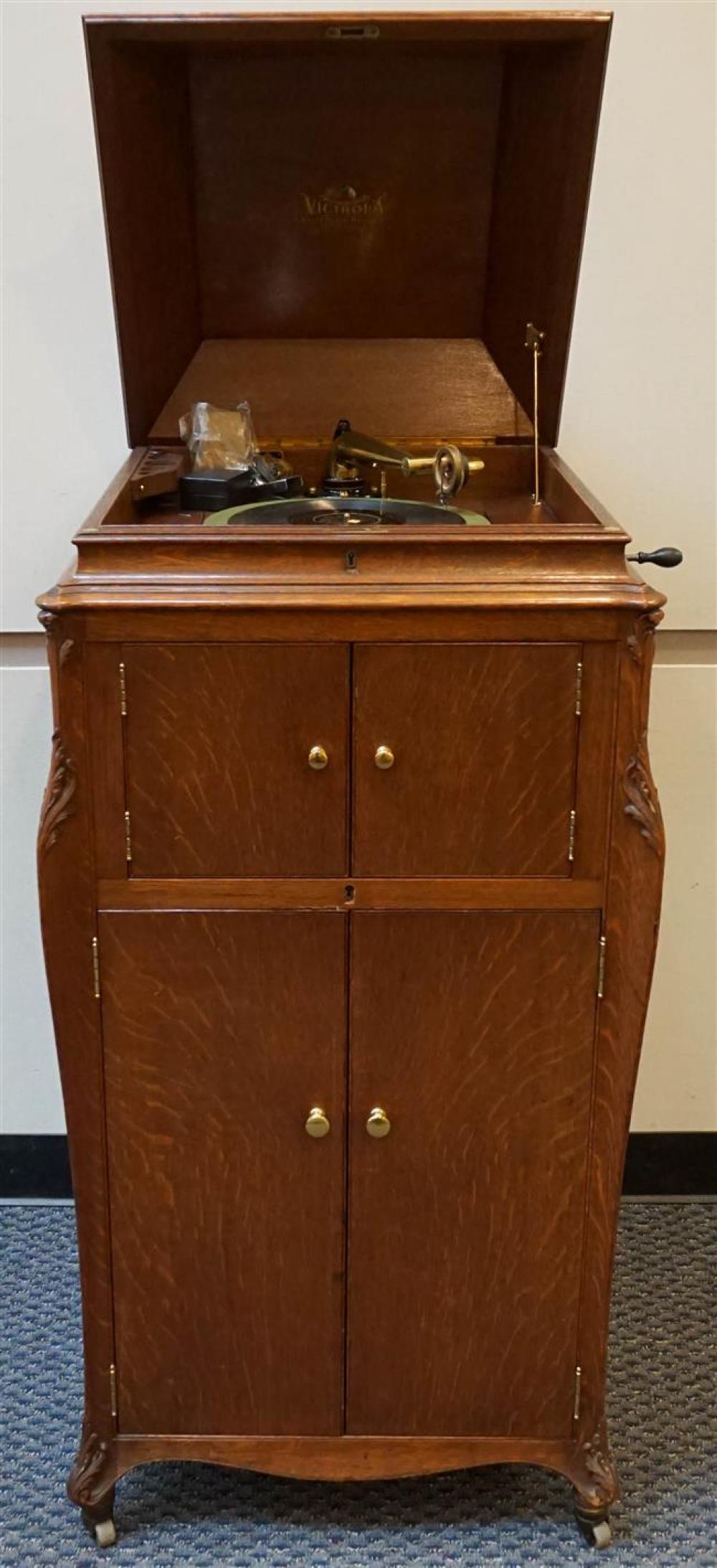 VICTROLA OAK CONSOLE PHONOGRAPH WITH