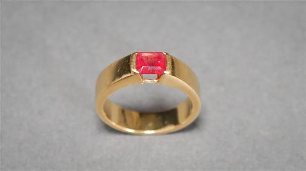 18-KARAT YELLOW-GOLD AND RED BERYL