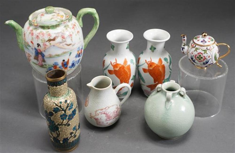 COLLECTION OF ASIAN CERAMIC AND 323c88