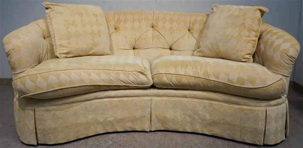 HEIRLOOM GOLD UPHOLSTERED SOFA  323d3f