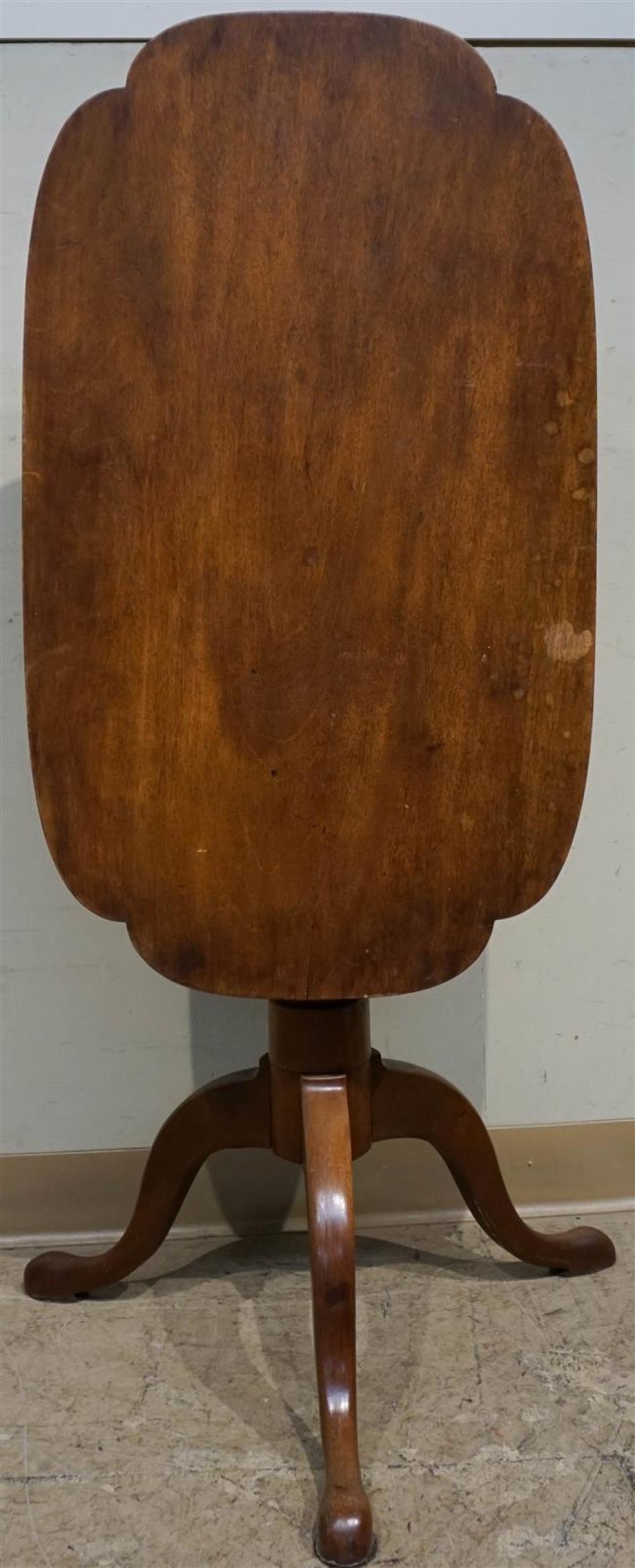 FEDERAL MAHOGANY TIP TOP TRIPOD 323d82