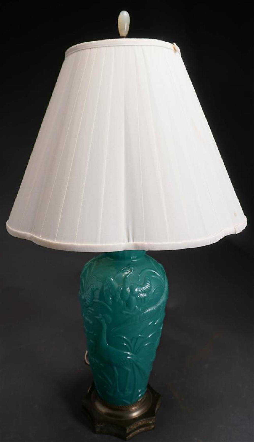 MOLDED GREEN GLASS TABLE LAMP  323d95