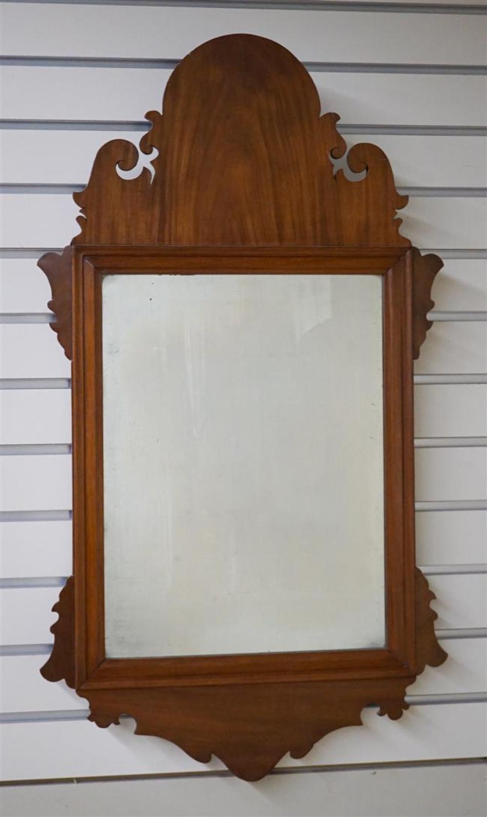 CHIPPENDALE STYLE MAHOGANY MIRRORChippendale 323e1e