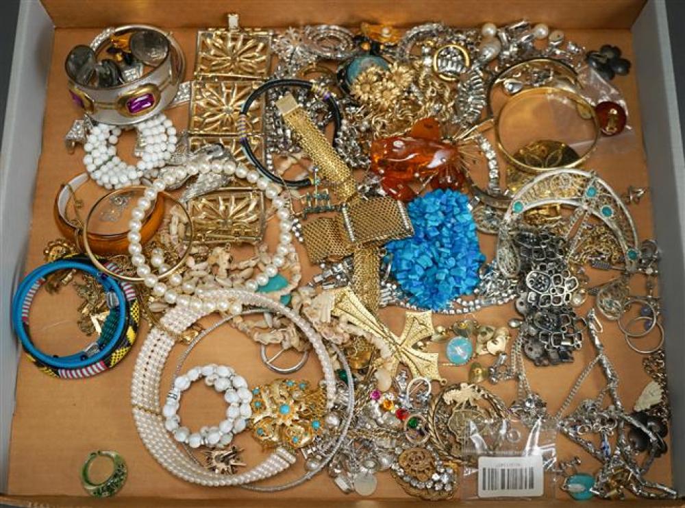 COLLECTION OF VINTAGE RHINESTONE  323e72