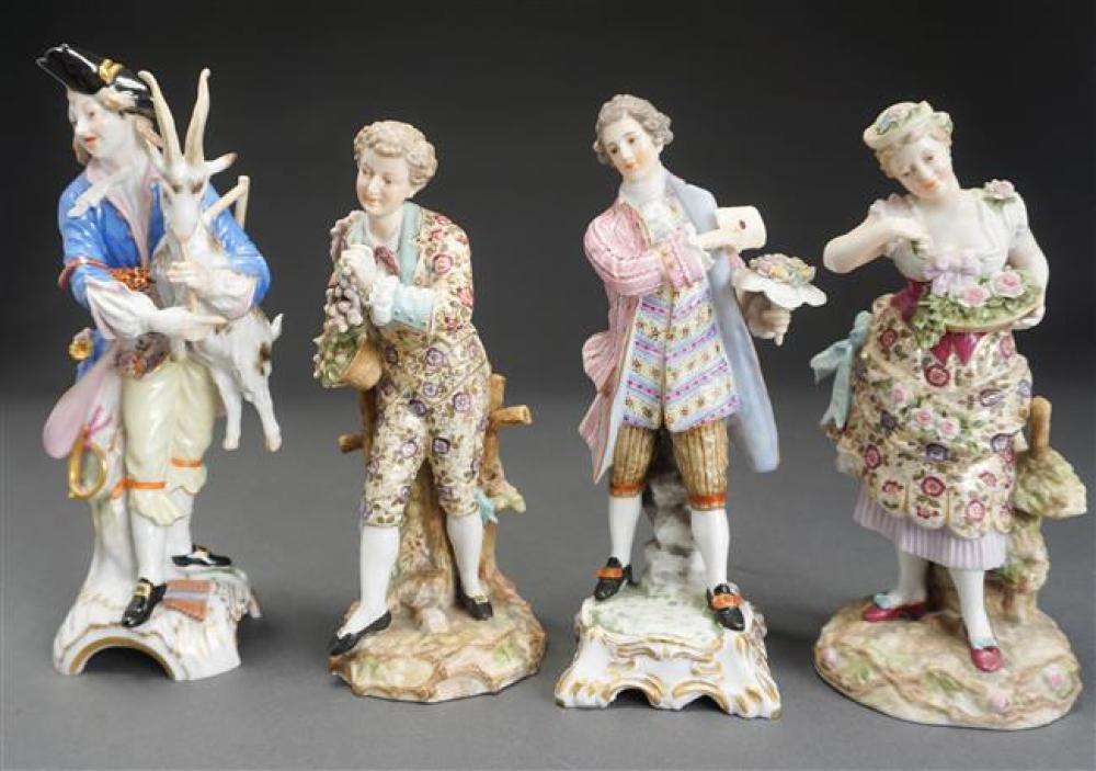 FOUR CONTINENTAL PORCELAIN FIGURINES  323e93