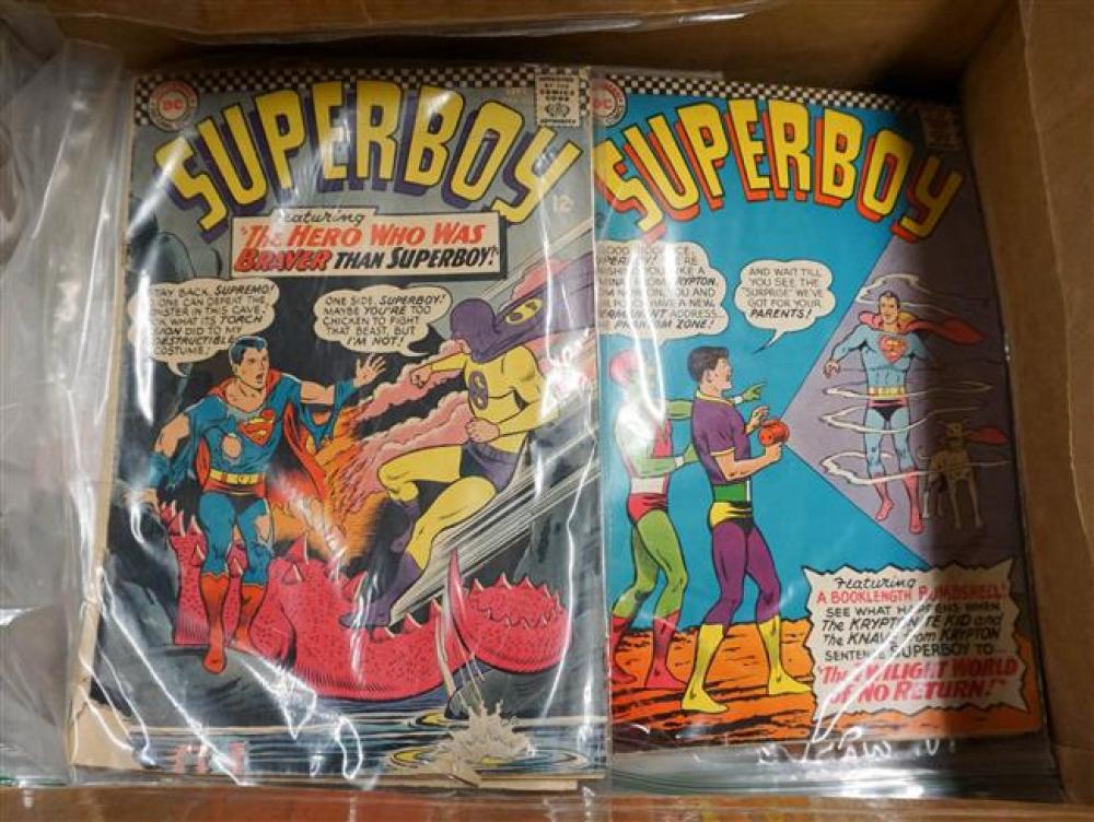 COLLECTION WITH 35 VINTAGE COMIC