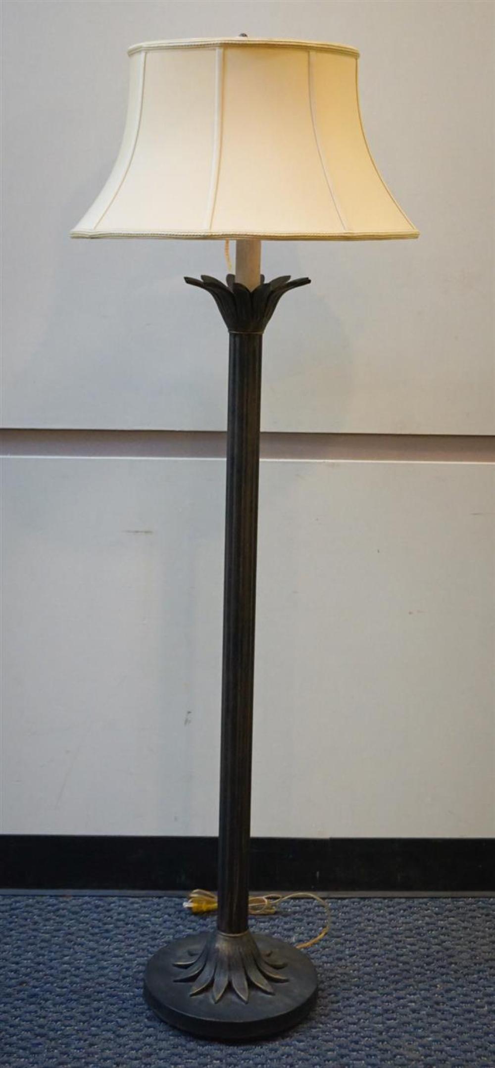 PATINATED METAL FLOOR LAMP H  323f20