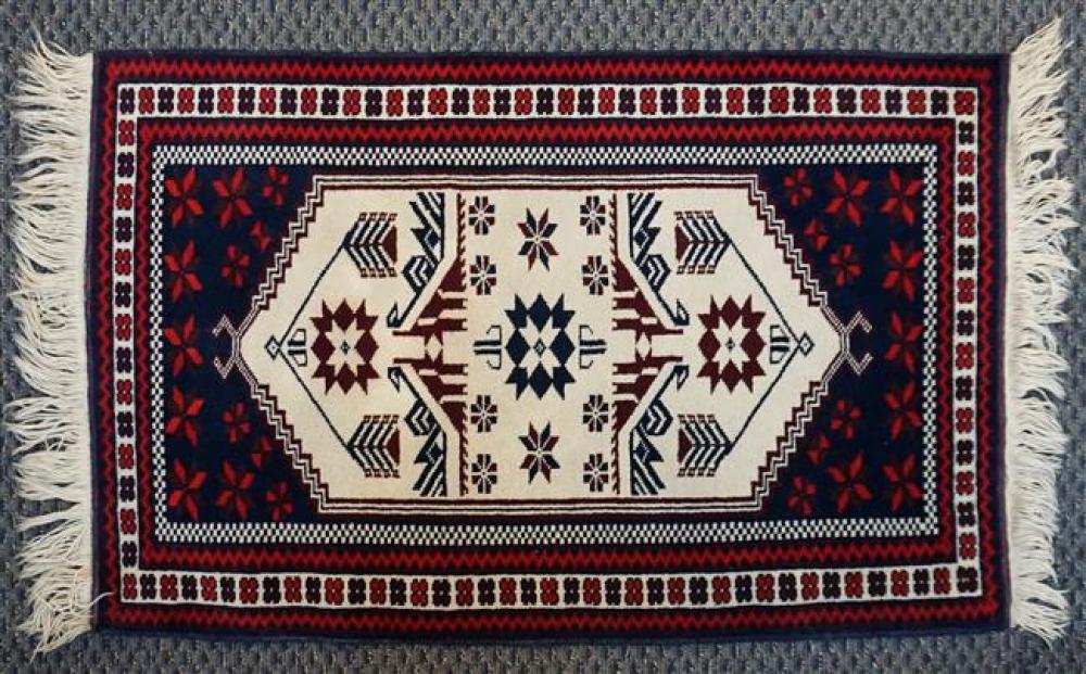 PAKISTAN RUG, 4 FT 1 IN X 2 FT