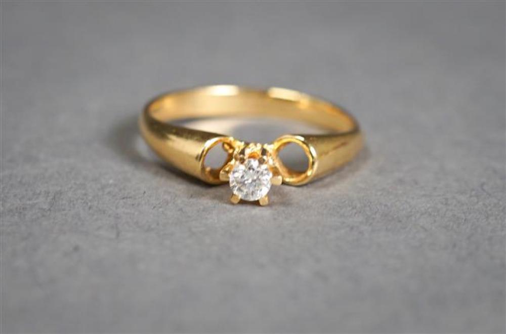 18 KARAT YELLOW GOLD DIAMOND RING 32401c