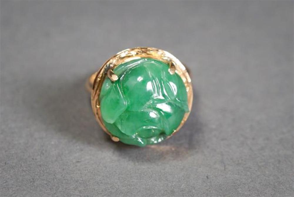 14 KARAT YELLOW GOLD CARVED JADE 324024