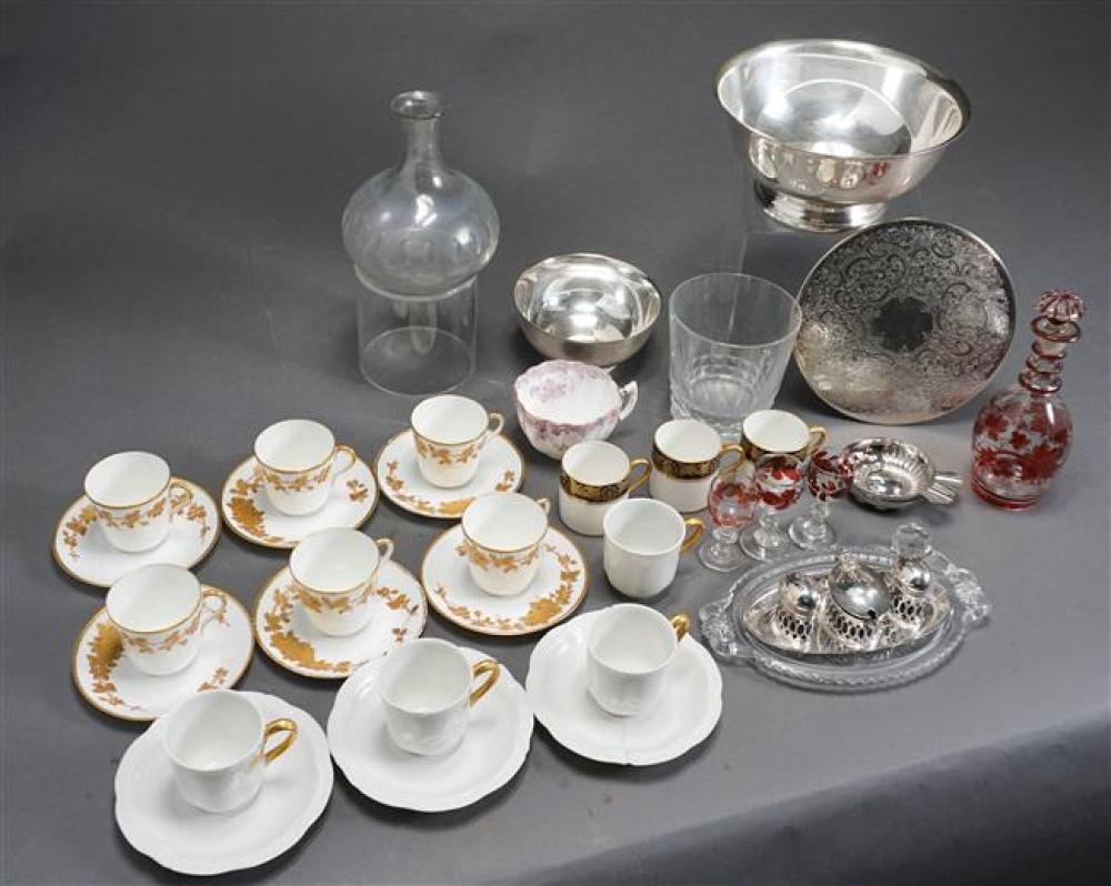 GROUP OF PORCELAIN DEMITASSE CUPS 324142