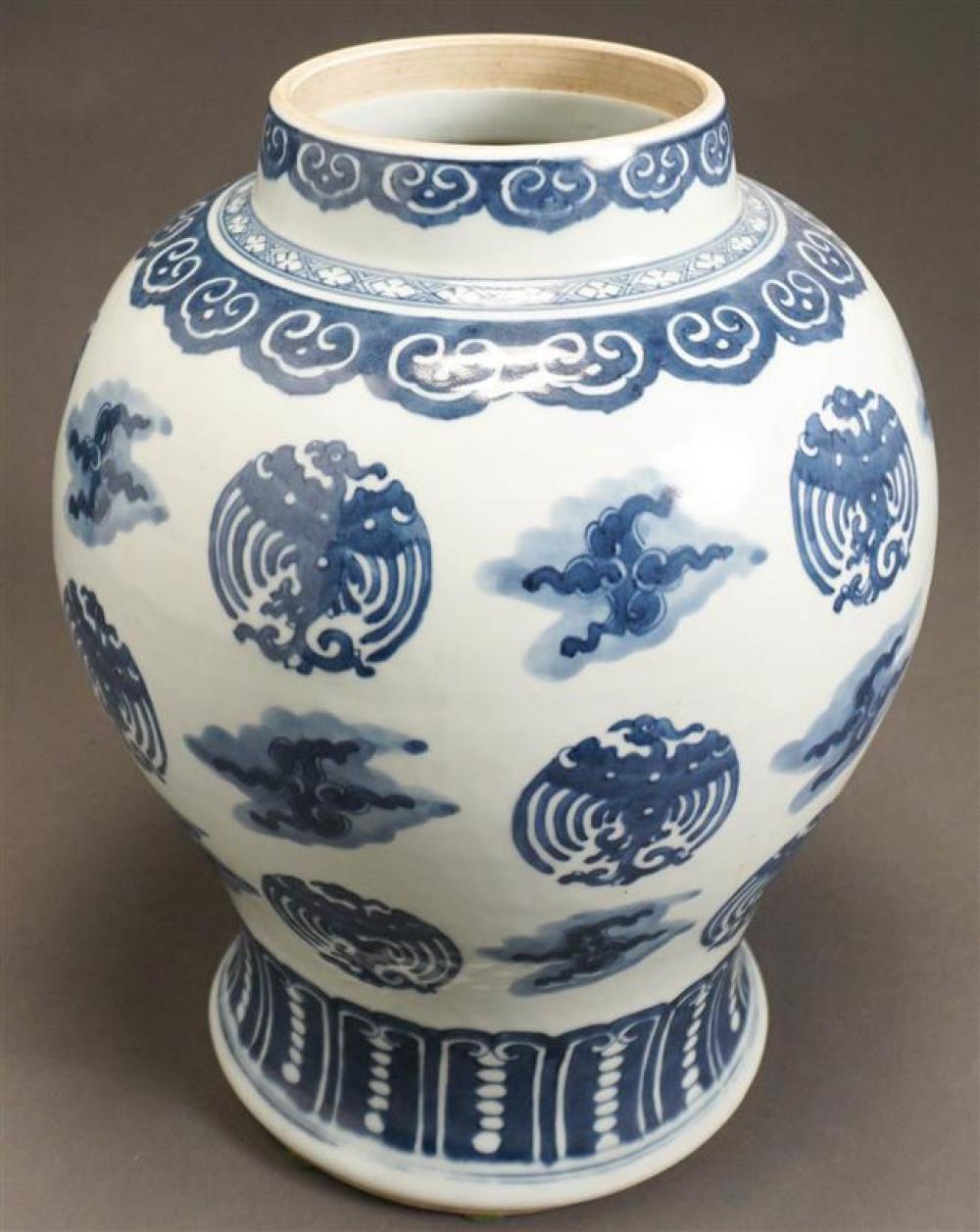CHINESE BLUE AND WHITE URN (NO LID),