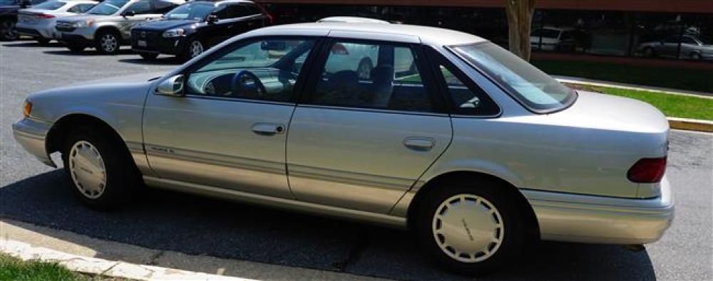 1995 FORD TAURUS GL FOUR DOOR SEDAN