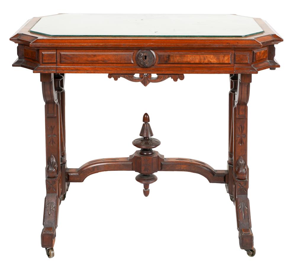 EASTLAKE CARVED MAHOGANY SIDE TABLEthe 326aa7