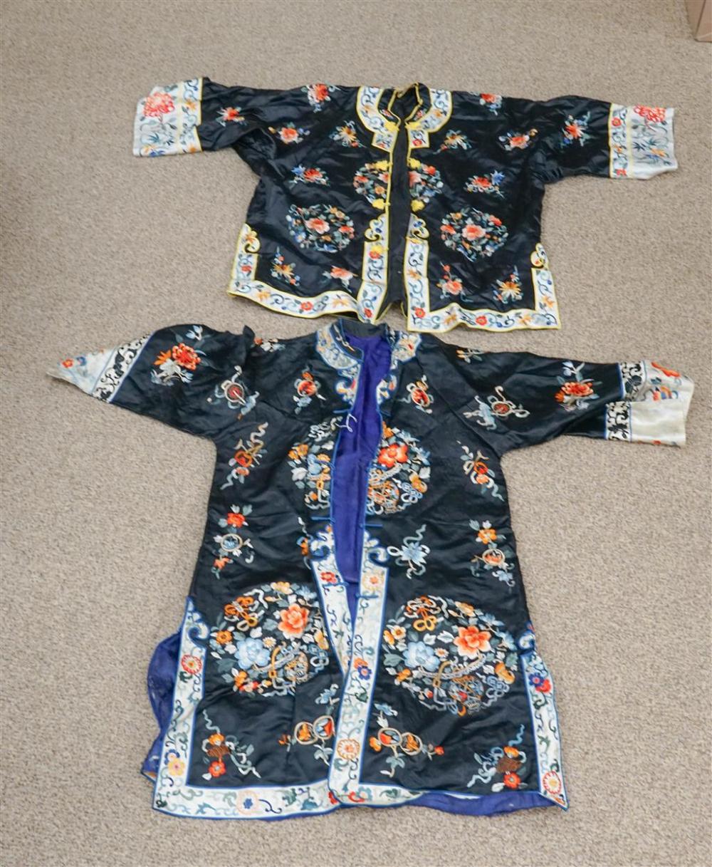 COLLECTION OF CHINESE SILK EMBROIDERED 326ae9
