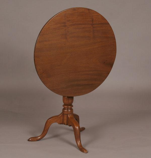Tilt top table; walnut, Queen Anne style,