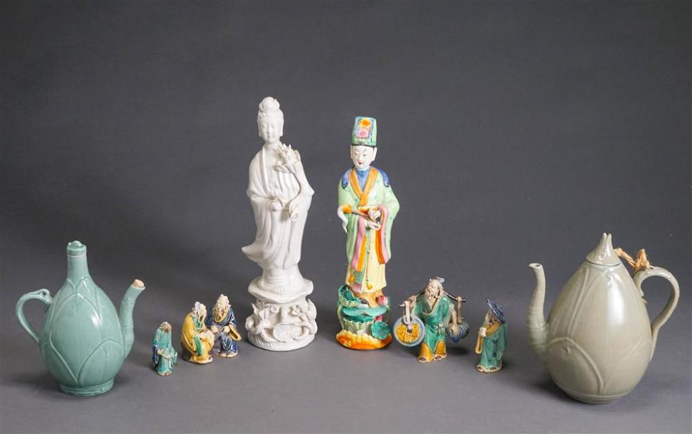 COLLECTION OF CHINESE CERAMIC FIGURES 326c6f