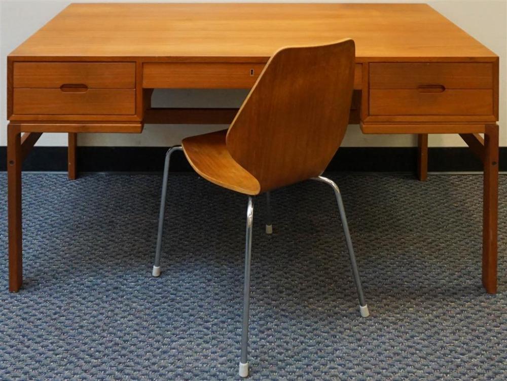 DANISH MID CENTURY MODERN TEAK 326ca3