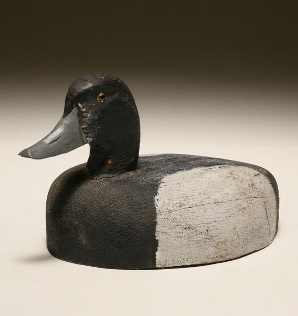 Vintage hand carved duck deoy;