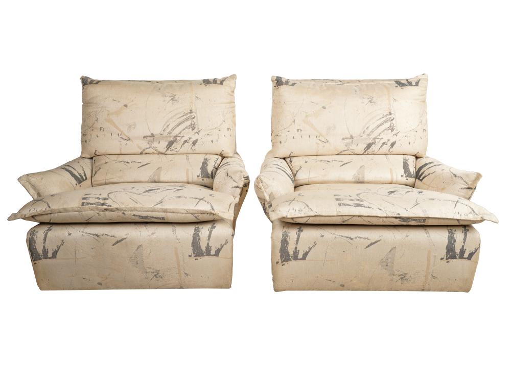 PAIR OF MARGE CARSON UPHOLSTERED 326e5b