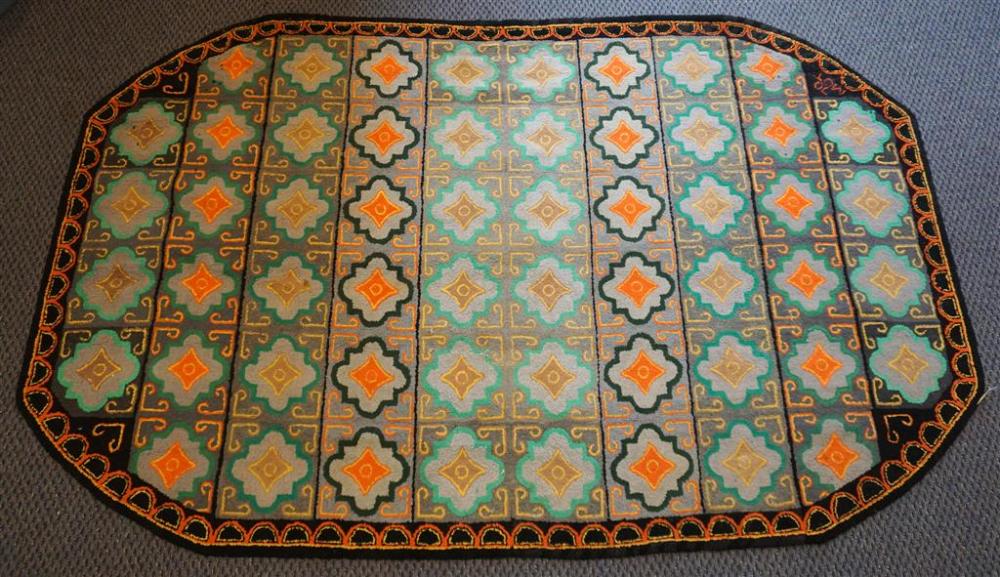 FLATSTITCH RUG, 10 FT 6 IN X 6