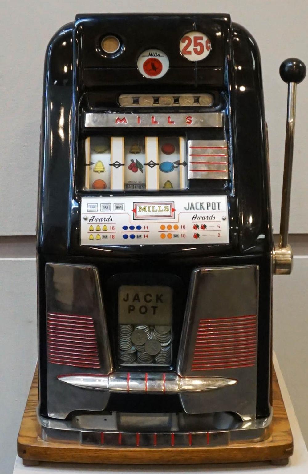 MILLS NOVELTY CO. 25-CENT SLOT MACHINE,