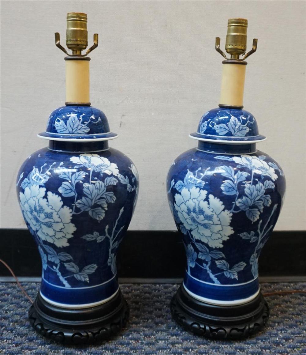 PAIR OF CHINESE BLUE AND WHITE