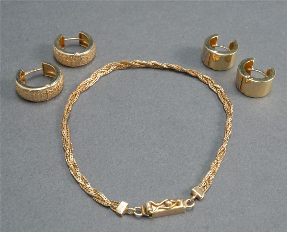 GROUP WITH 10 KARAT YELLOW GOLD 327059