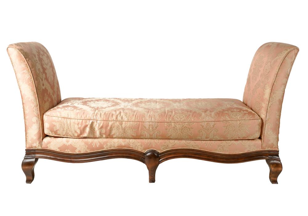 PROVINCIAL STYLE UPHOLSTERED BENCHcovered 3270a1