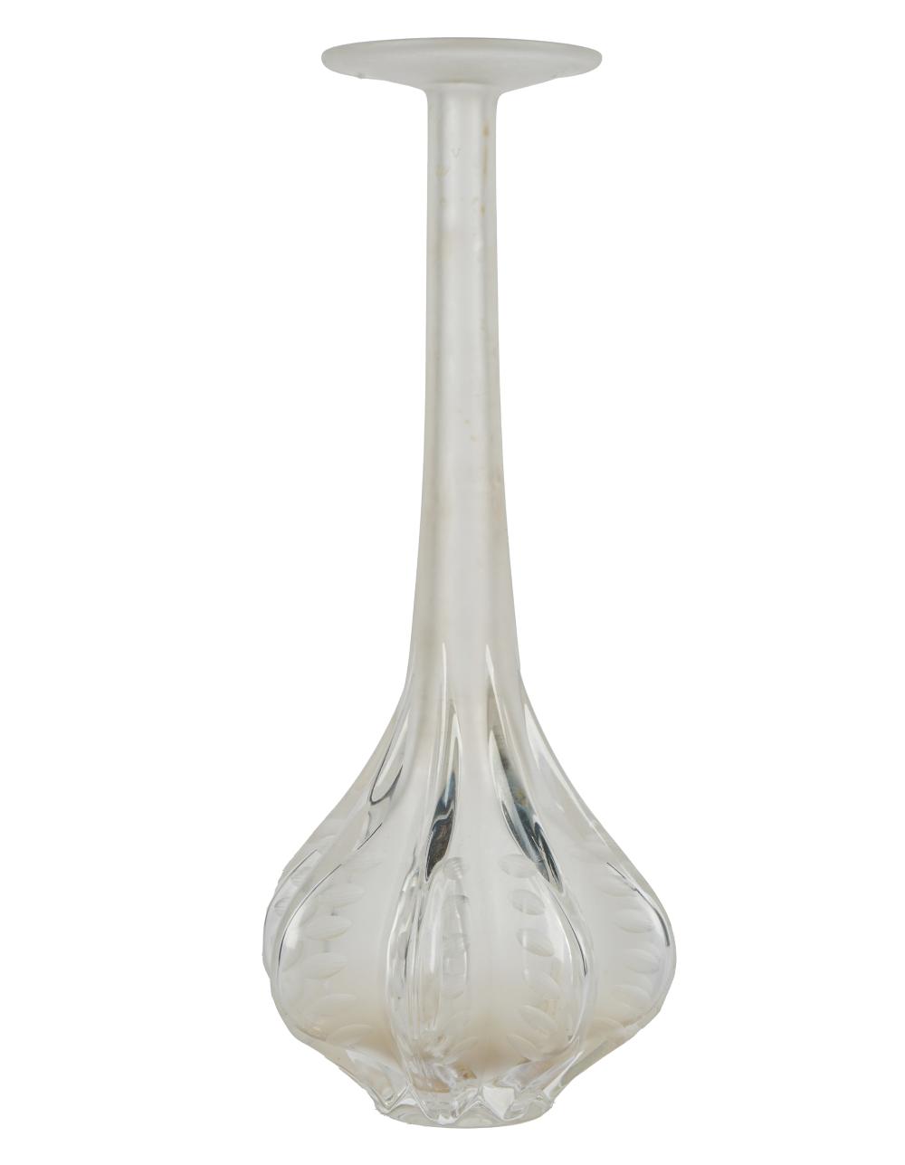 LALIQUE GLASS VASEsigned Lalique 3270e0