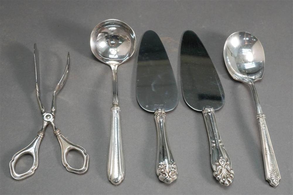 FIVE STERLING SILVER HANDLED FLAT 327124