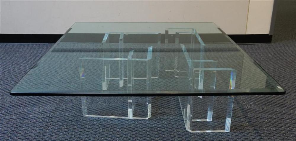 CONTEMPORARY ACRYLIC BASE AND GLASS 3271ce