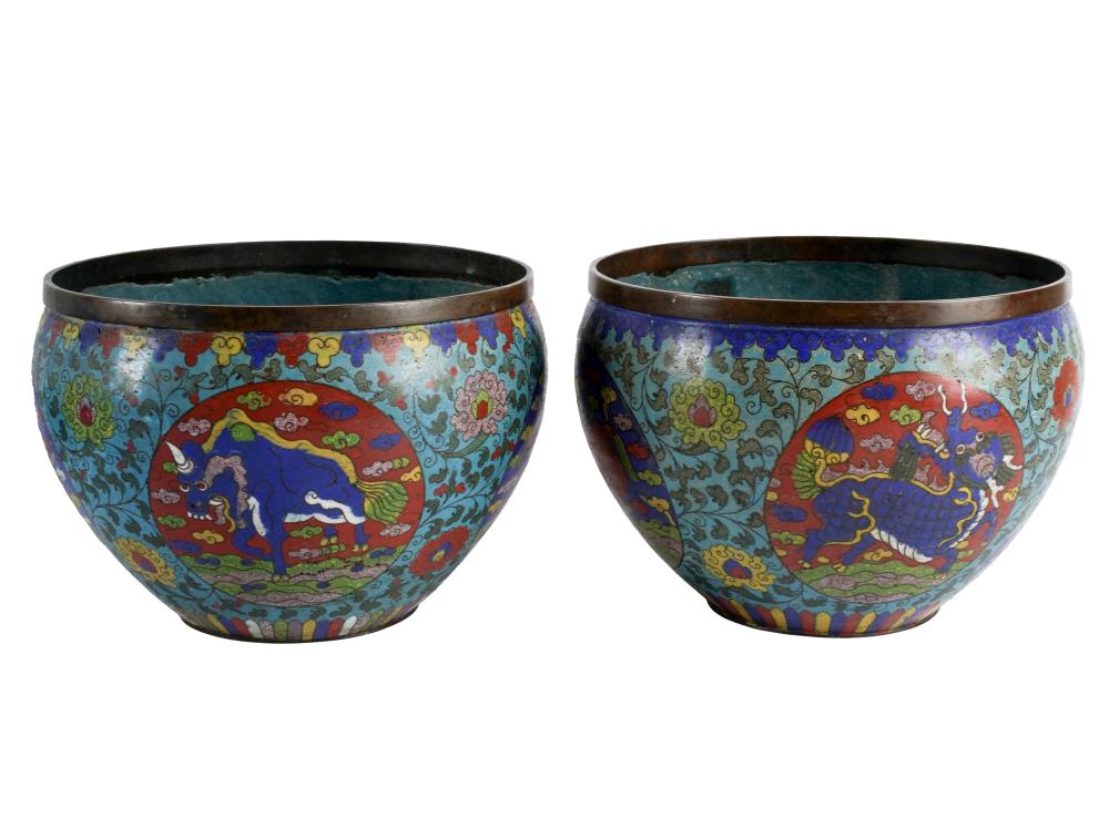 PAIR OF CHINESE CLOISONNE ENAMEL 327233