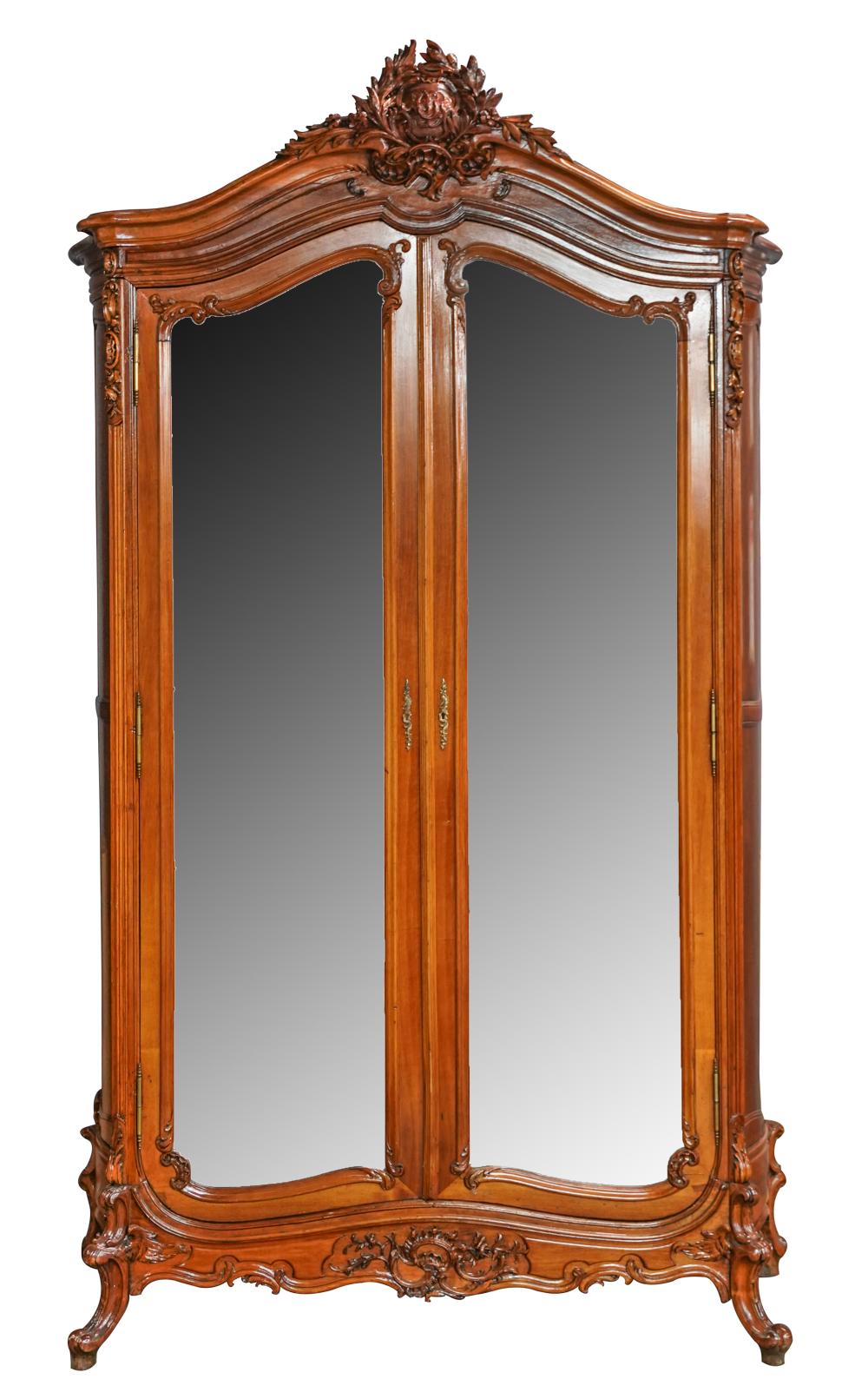 FRENCH PROVINCIAL STYLE ARMOIREthe 3272e5