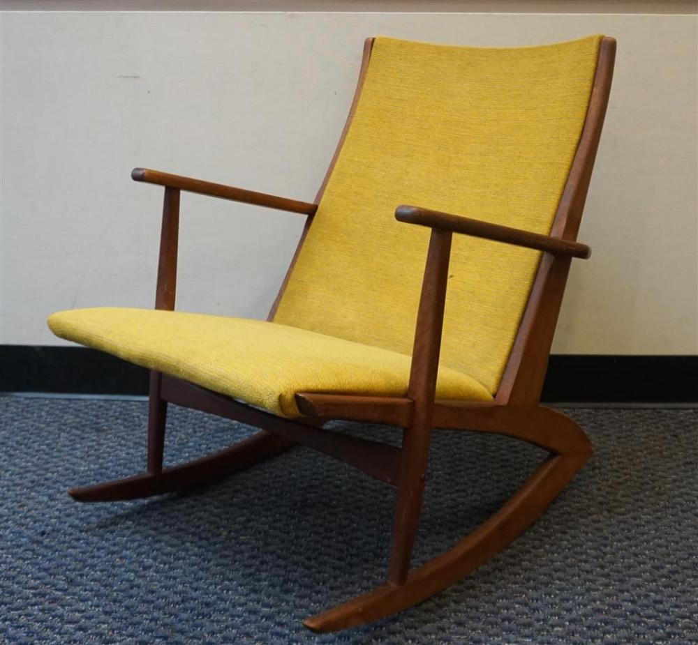 DANISH MID CENTURY TEAK AND YELLOW 32734e