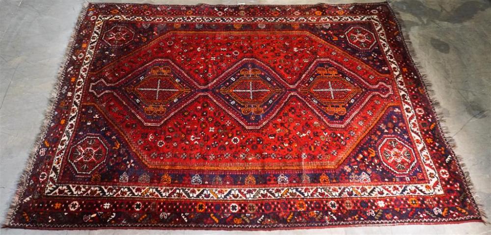 BAKHTIARI RUG, 10 FT X 7 FTBakhtiari