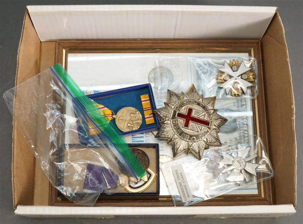COLLECTION OF ASSORTED MEDALS AND